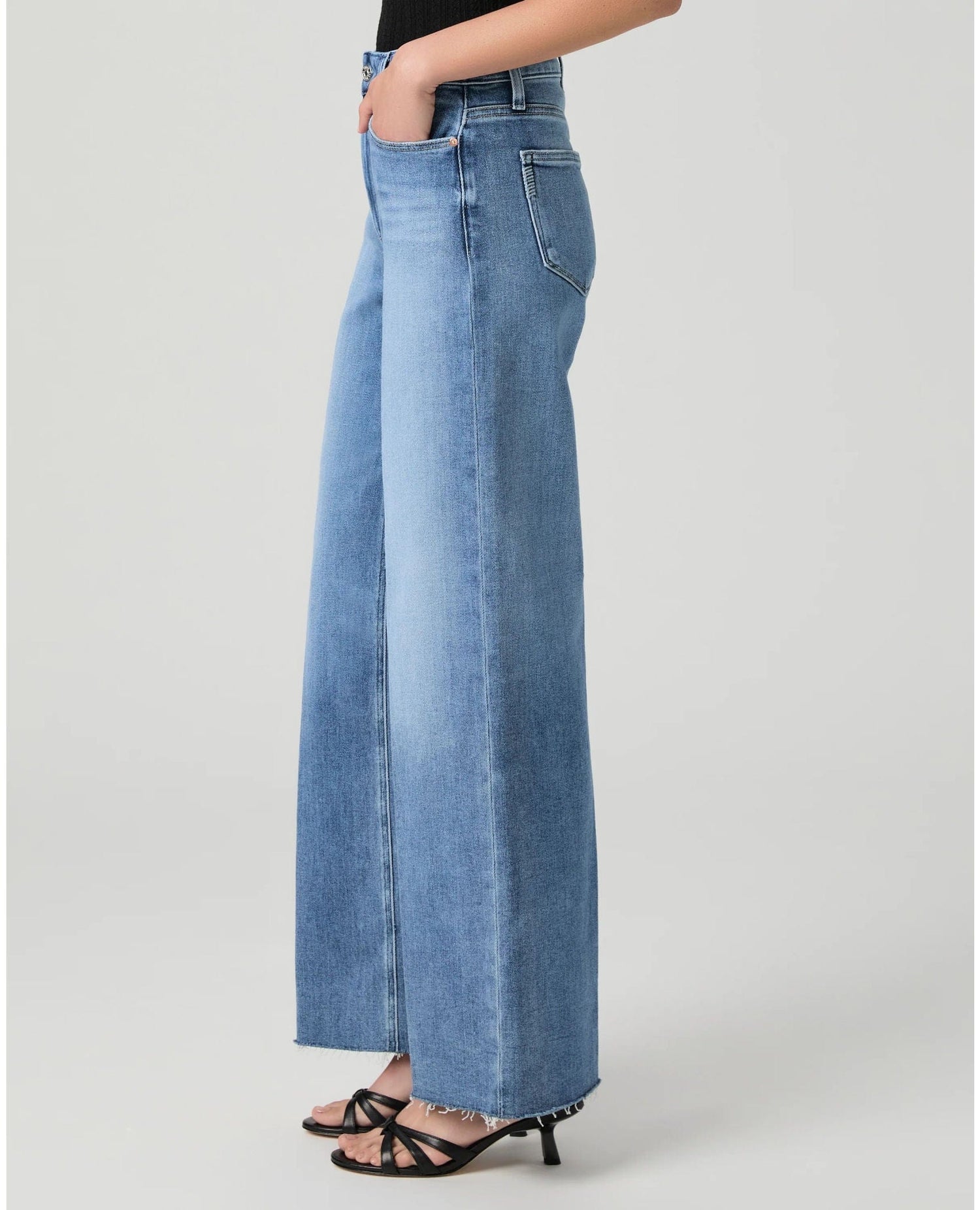 Anessa Raw Hem Showtime Standard Length