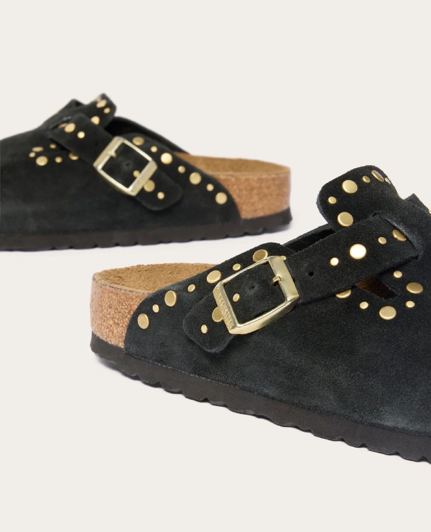 Boston Rivet Suede Black