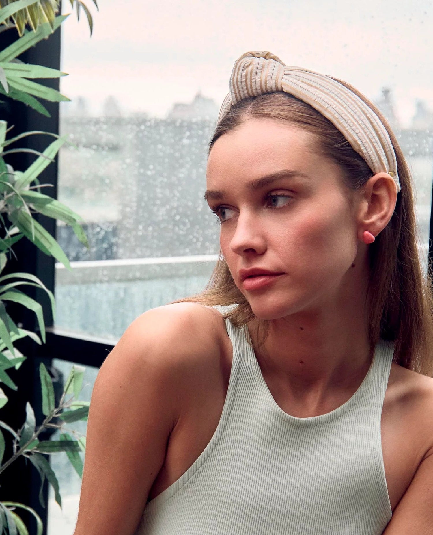 Bisque Knotted Searsucker Headband