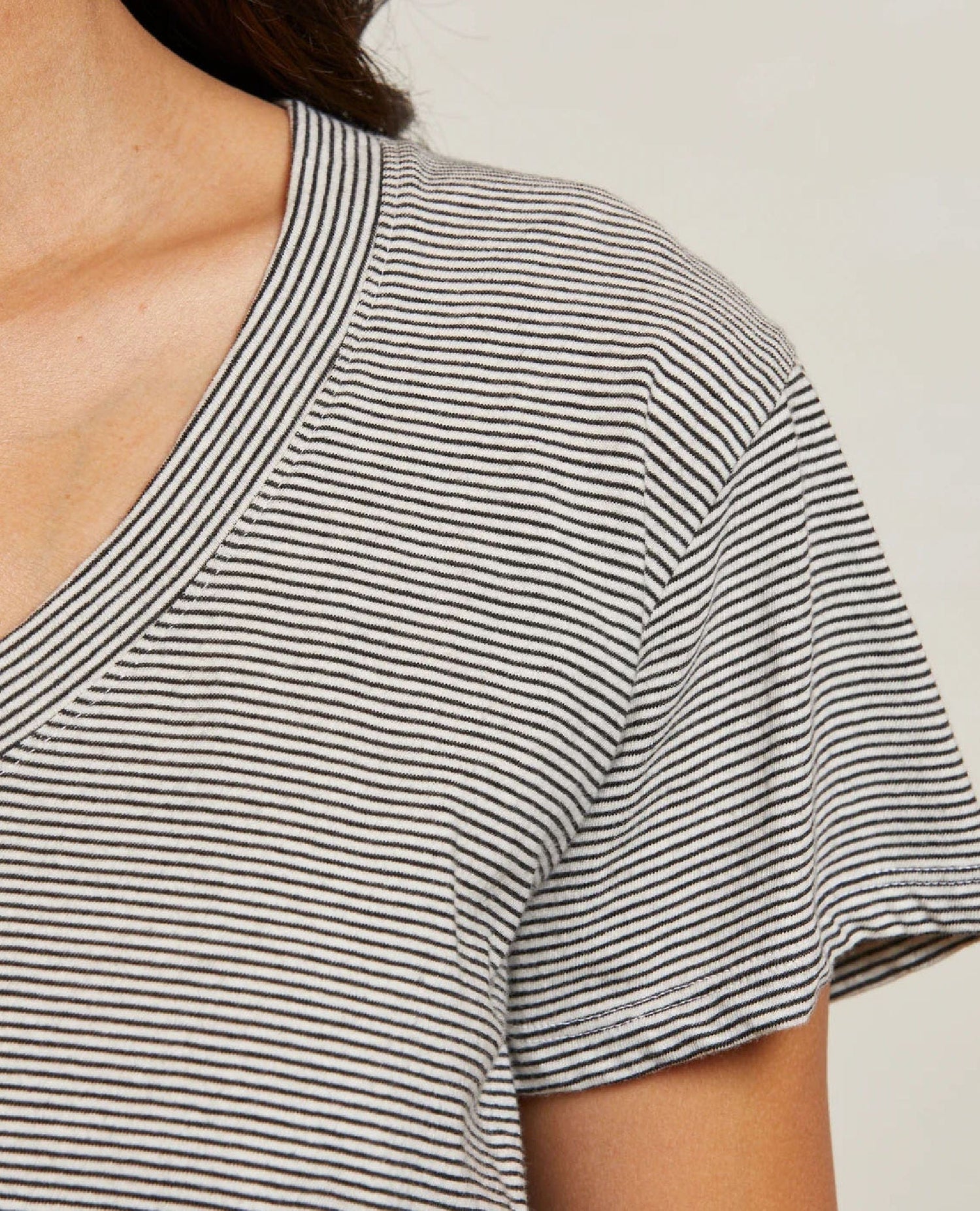 Hendrix V Neck Tee Ivory Black Stripe