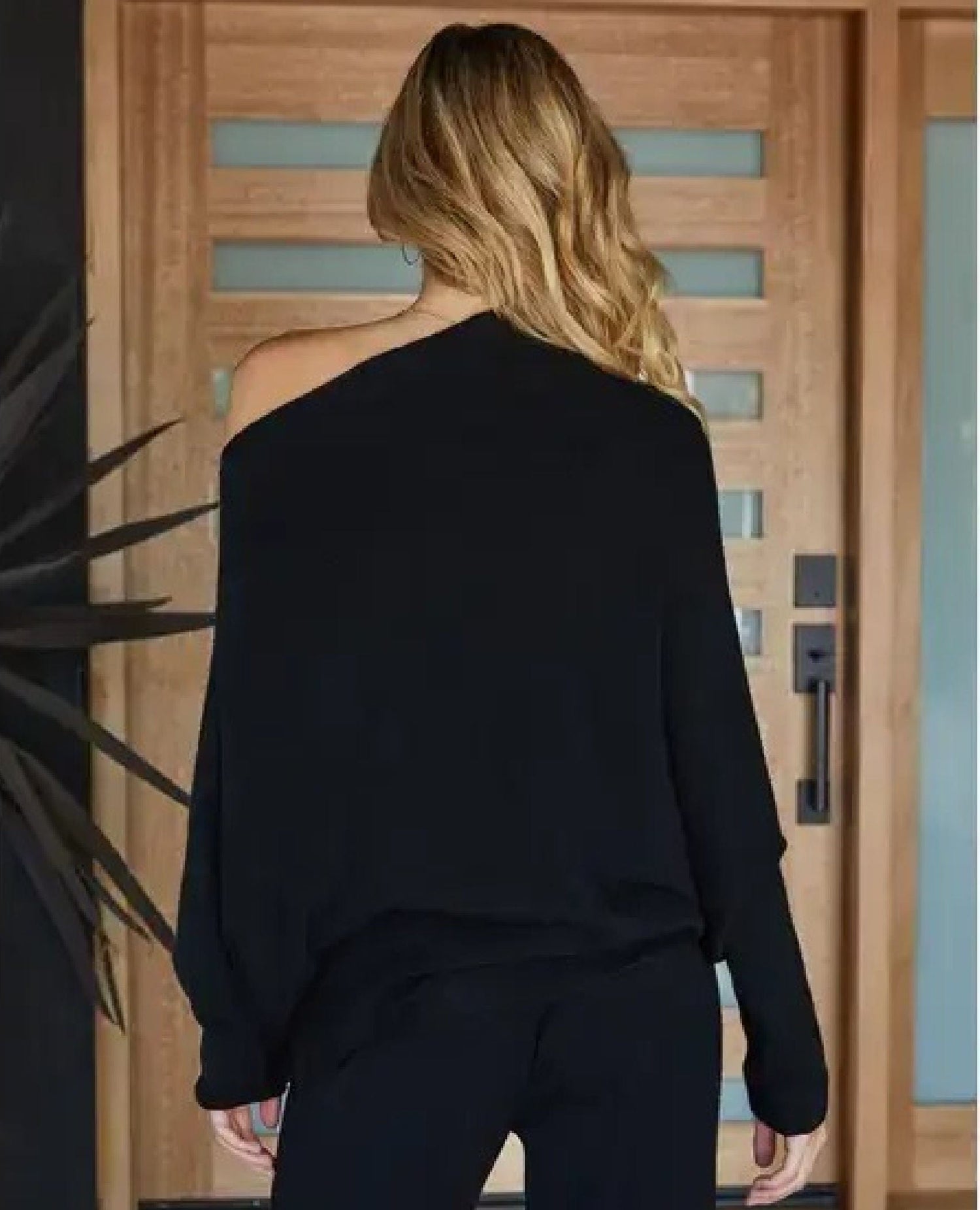 Milio Milano Asymmetrical Sweater Black