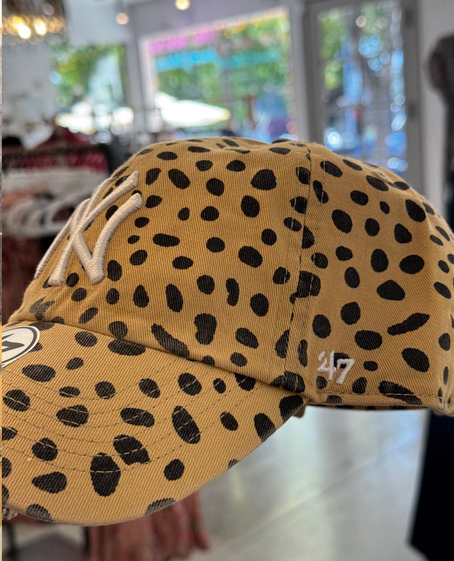 NY Baseball Hat Cheetah Light Tan