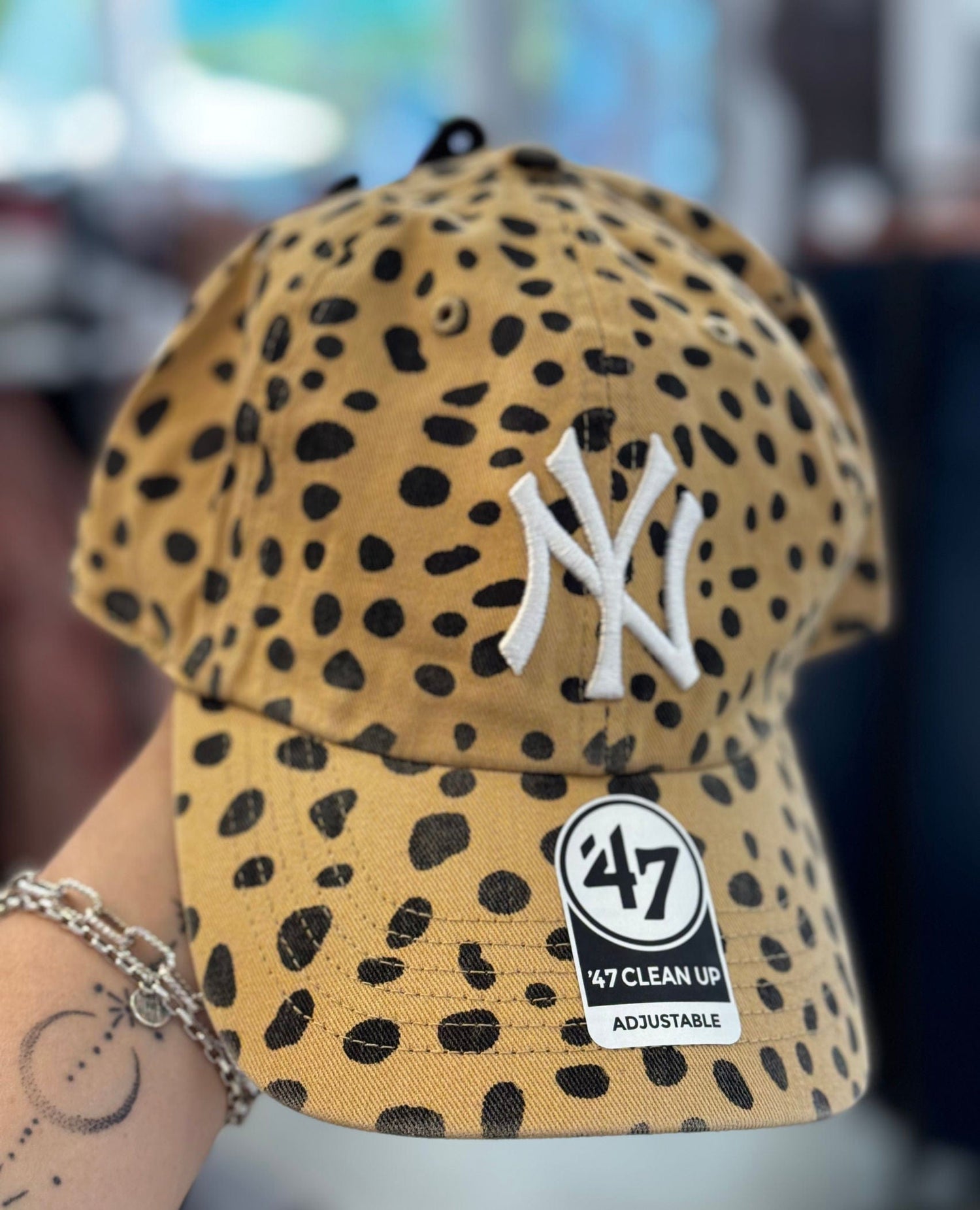 NY Baseball Hat Cheetah Light Tan