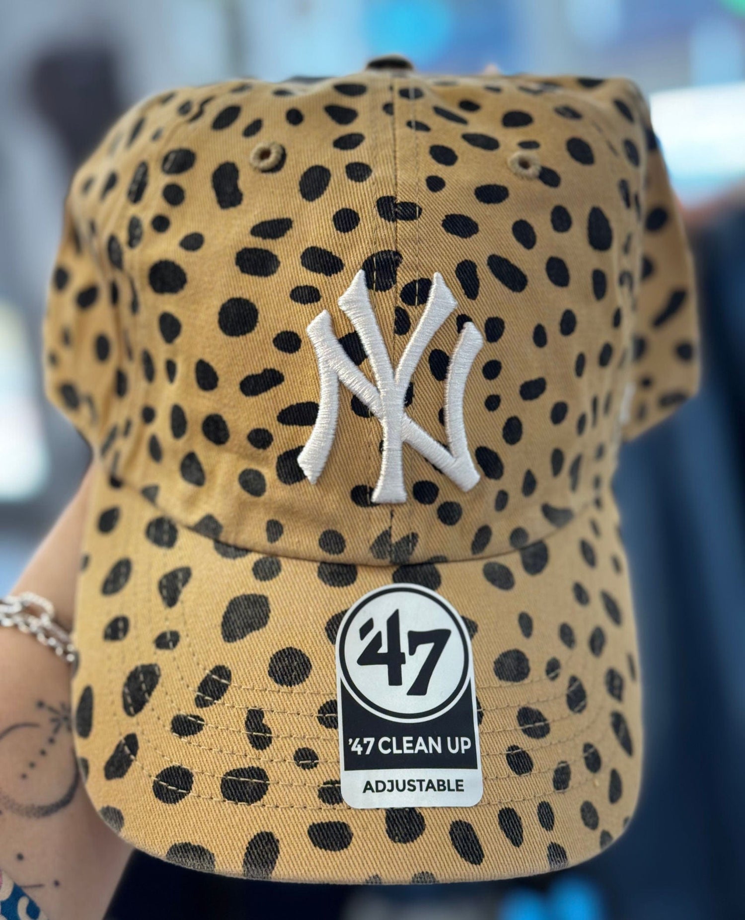 NY Baseball Hat Cheetah Light Tan