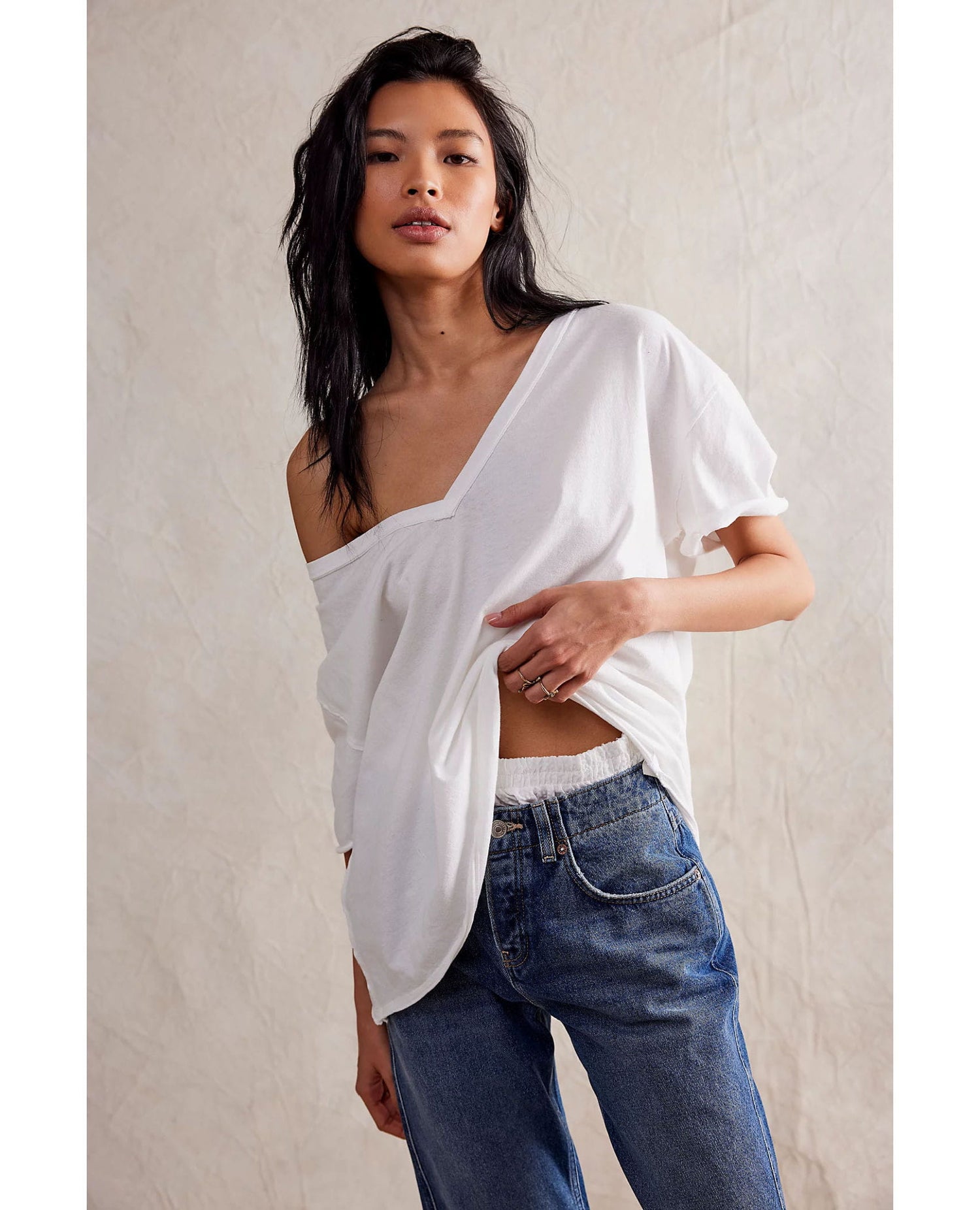Nina V-Neck Tee Ivory