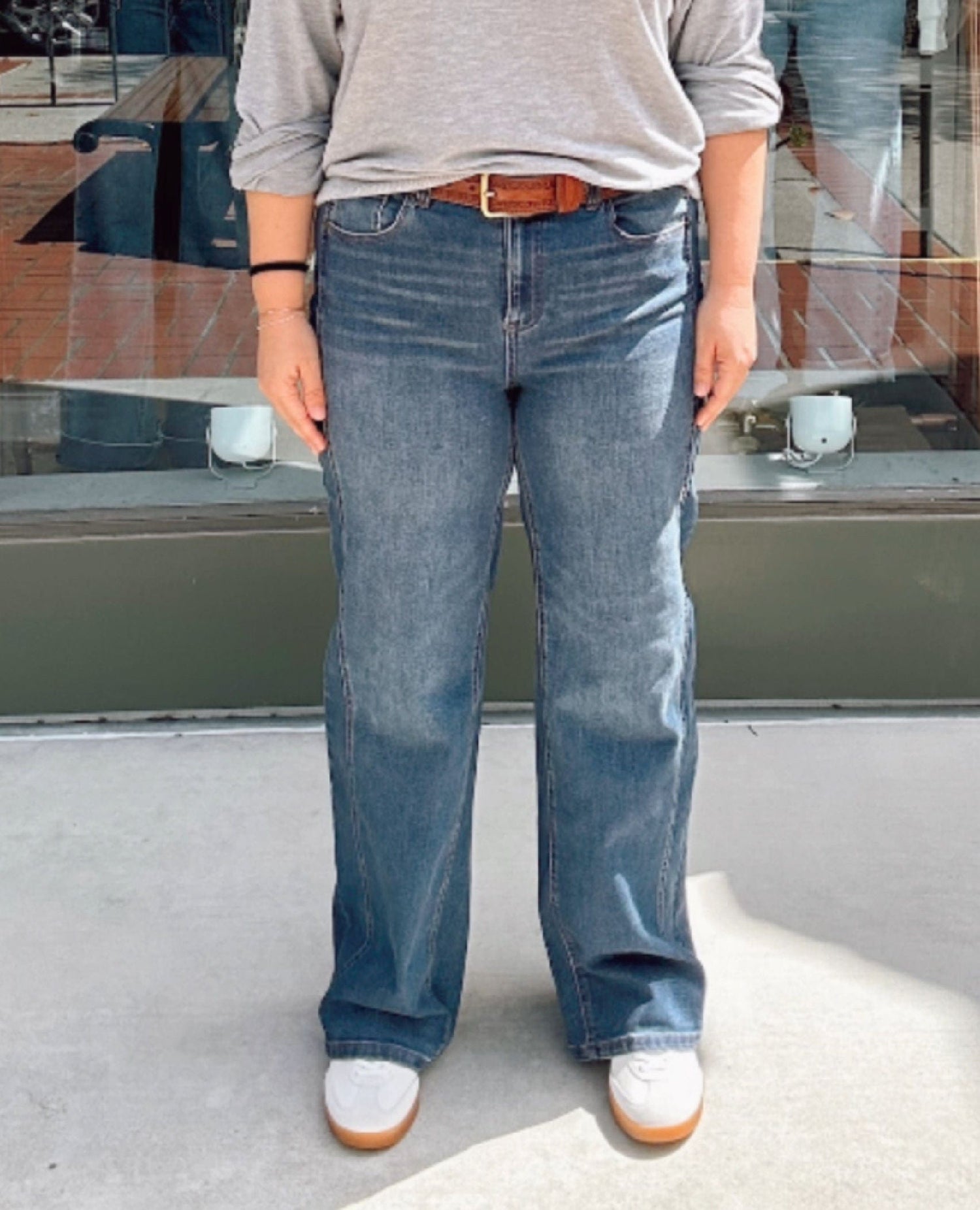 Midrise Relaxed Jean Dark Wash