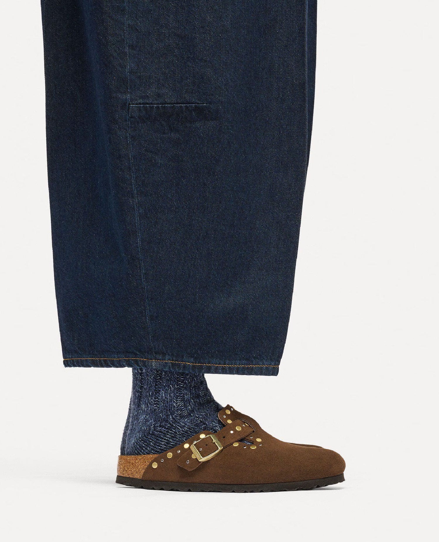 Rivet Suede Boston Carafe Tonal