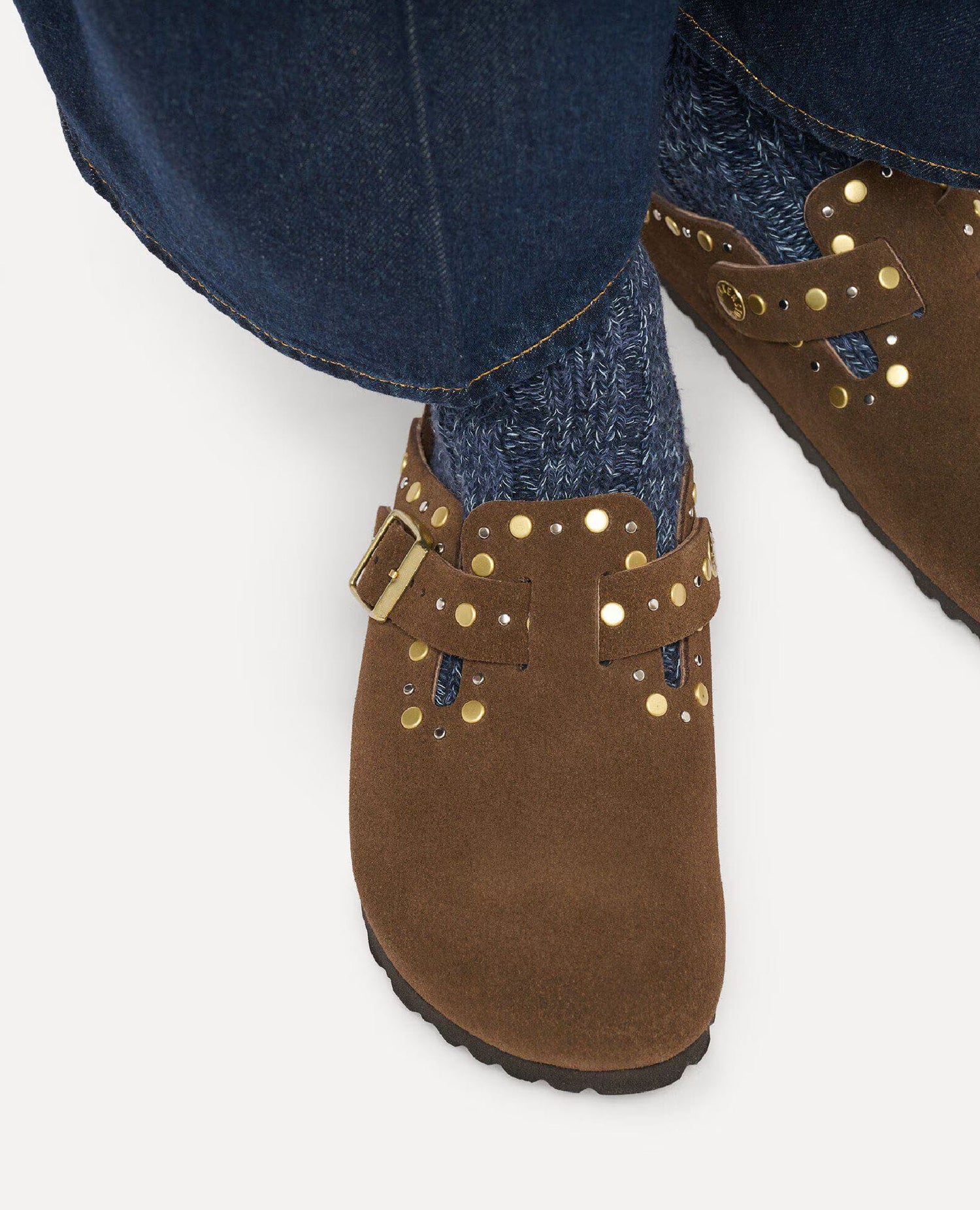 Rivet Suede Boston Carafe Tonal