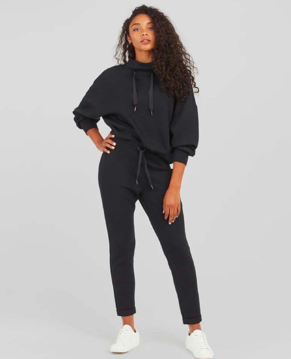 AirEssentials Tapered Pant - PINK ARROWS