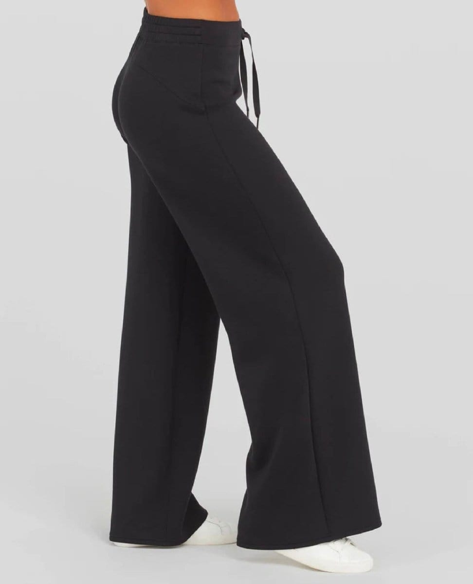 AirEssentials Wide Leg Pant - PINK ARROWS