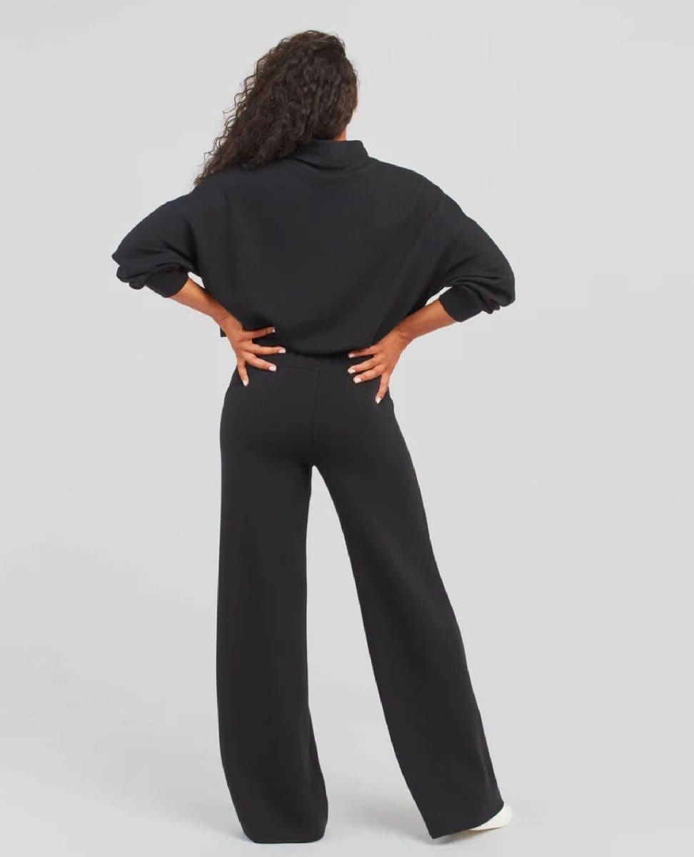 AirEssentials Wide Leg Pant - PINK ARROWS