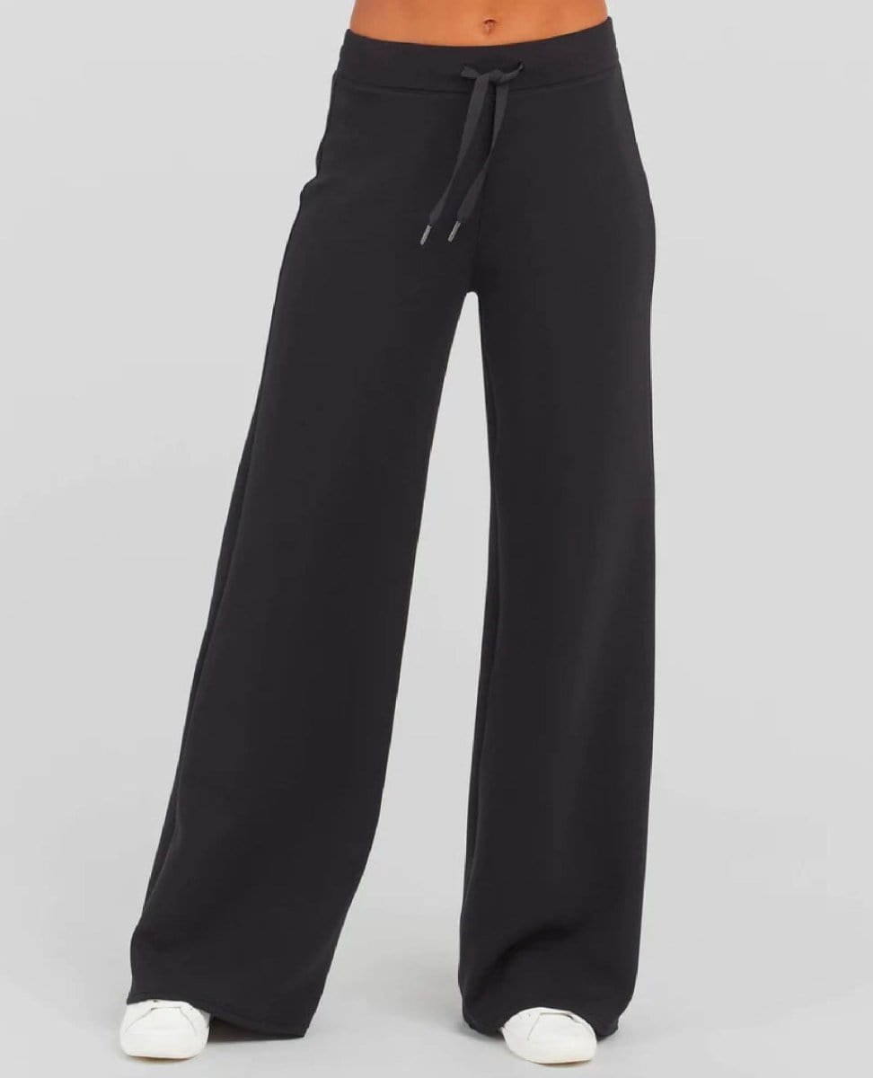 AirEssentials Wide Leg Pant - PINK ARROWS