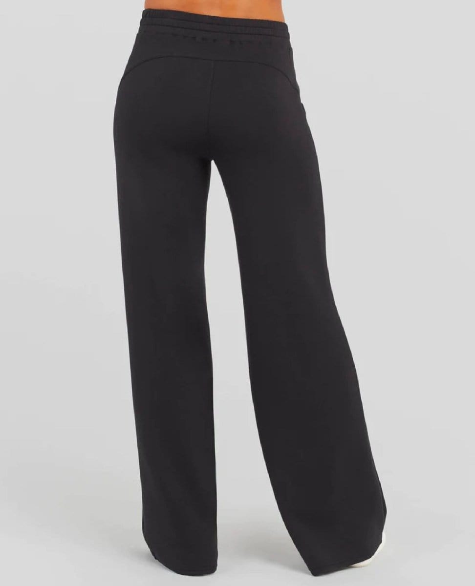 AirEssentials Wide Leg Pant - PINK ARROWS