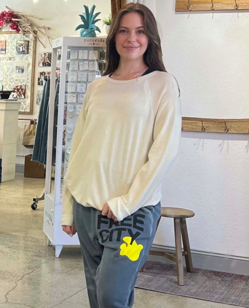 Bestseller Lucky Rabbit Sweatshirt Yummy Rabbit - PINK ARROWS