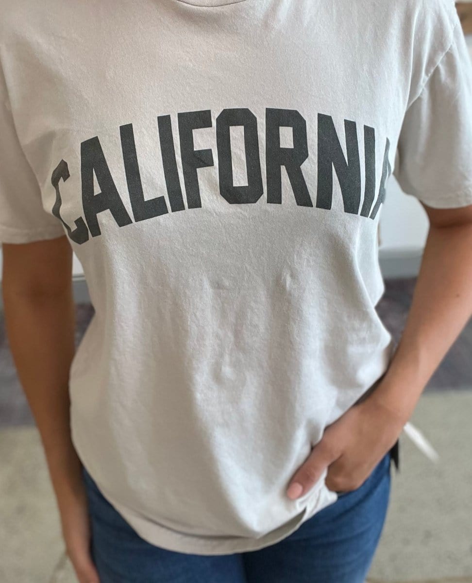 California Cream Vintage Unisex Tee - PINK ARROWS