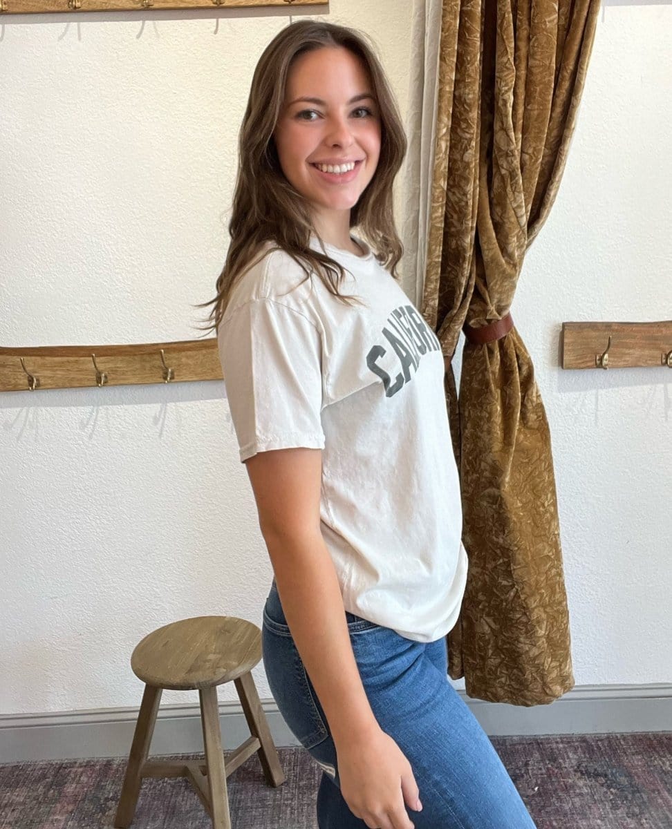 California Cream Vintage Unisex Tee - PINK ARROWS