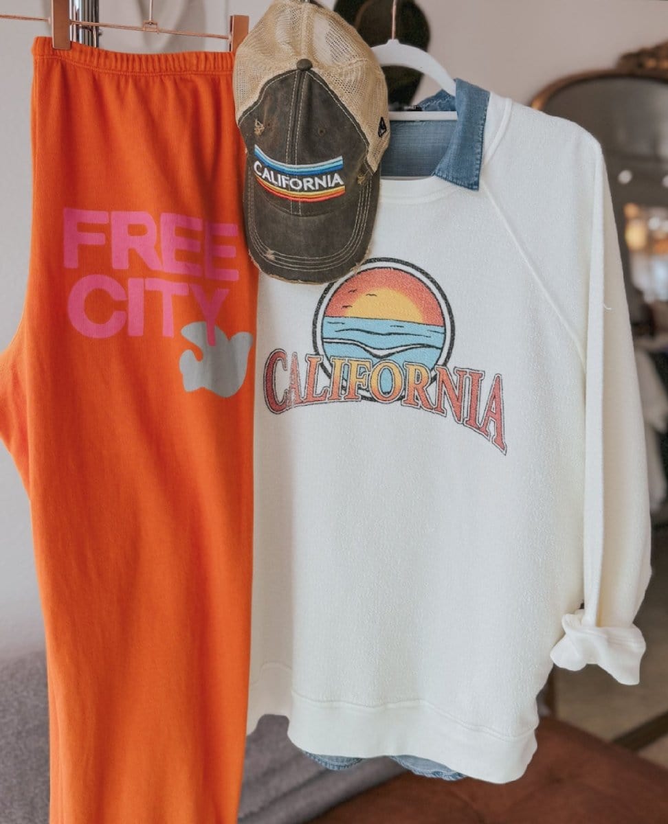 California Sun Cream Vintage Sweatshirt - PINK ARROWS