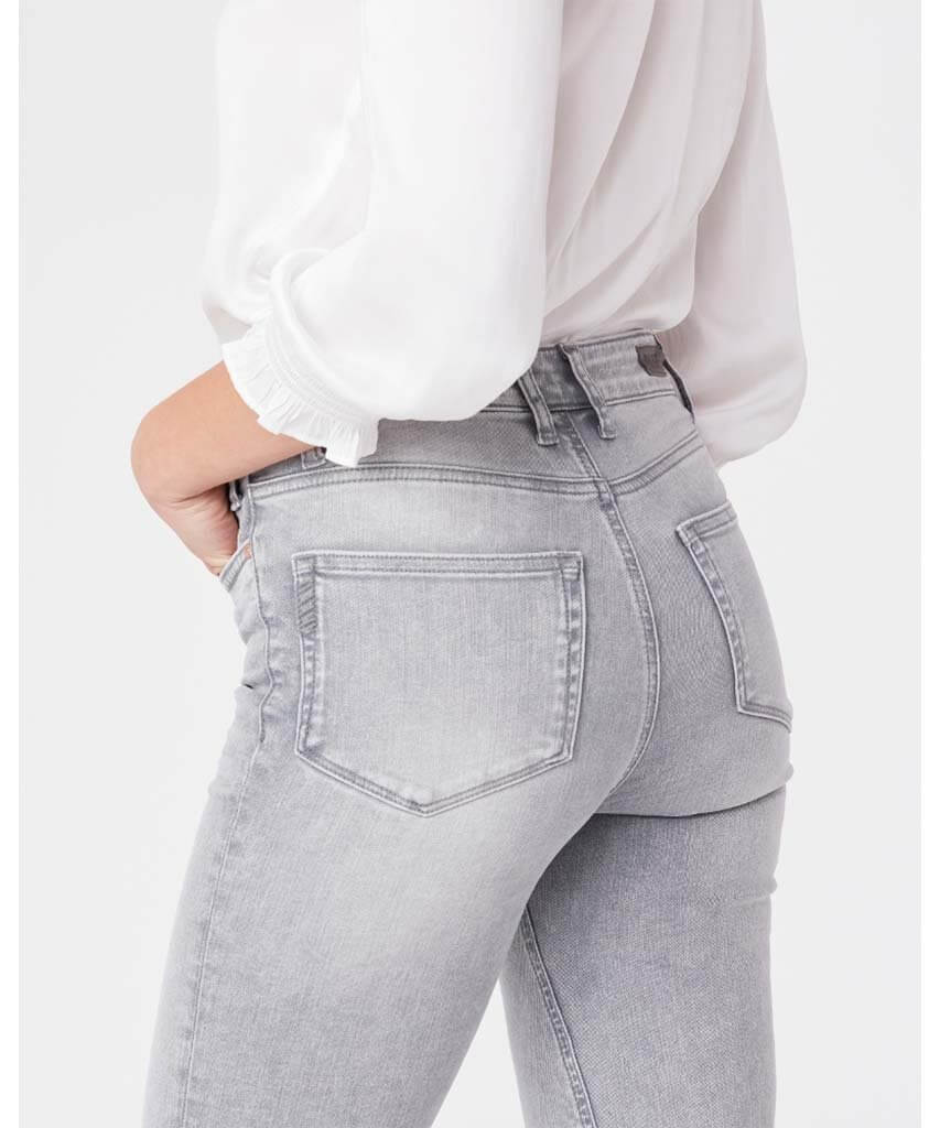 Cindy Crop Exposed Button Faded Asphalt - PINK ARROWS