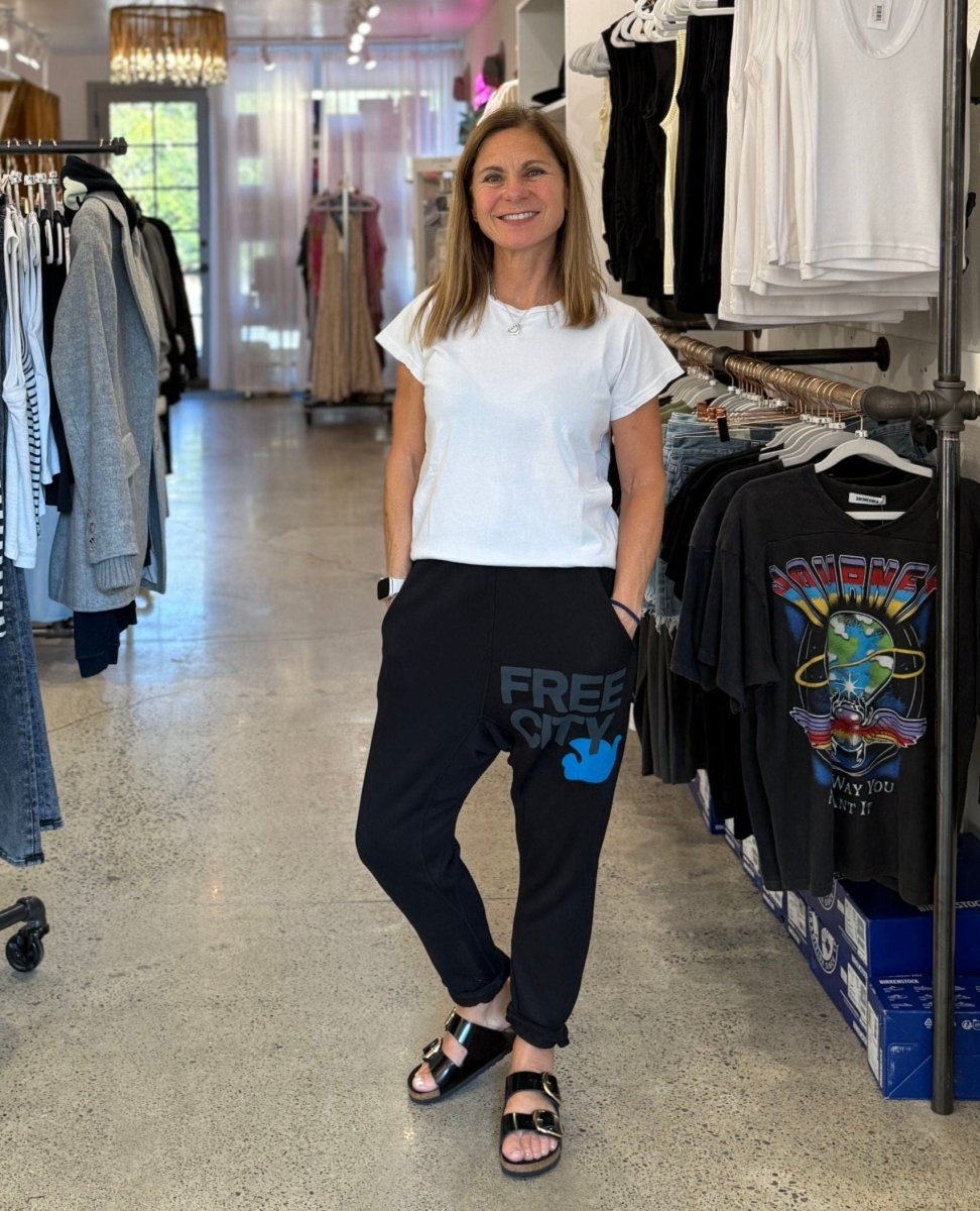 Free City Pocket Sweatpant Superblack Blue Dove - PINK ARROWS