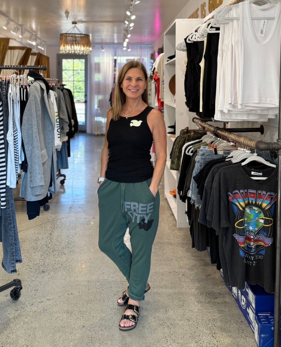 FreeCity SUPERFLUFF Pocket Lux Sweat – Bush Green - PINK ARROWS