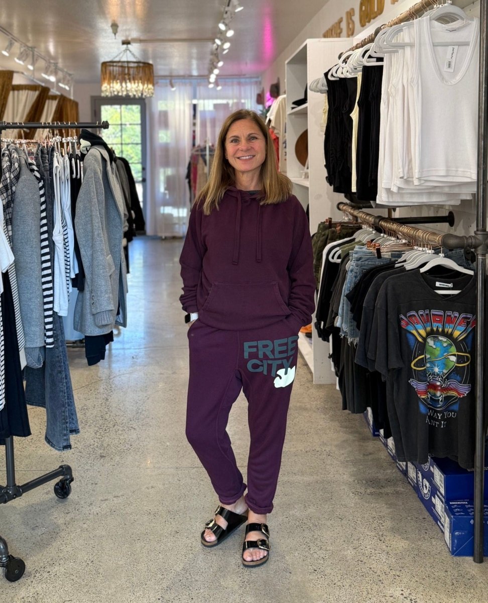 FreeCity SUPERFLUFF Pocket Lux Sweat – Eggplant - PINK ARROWS