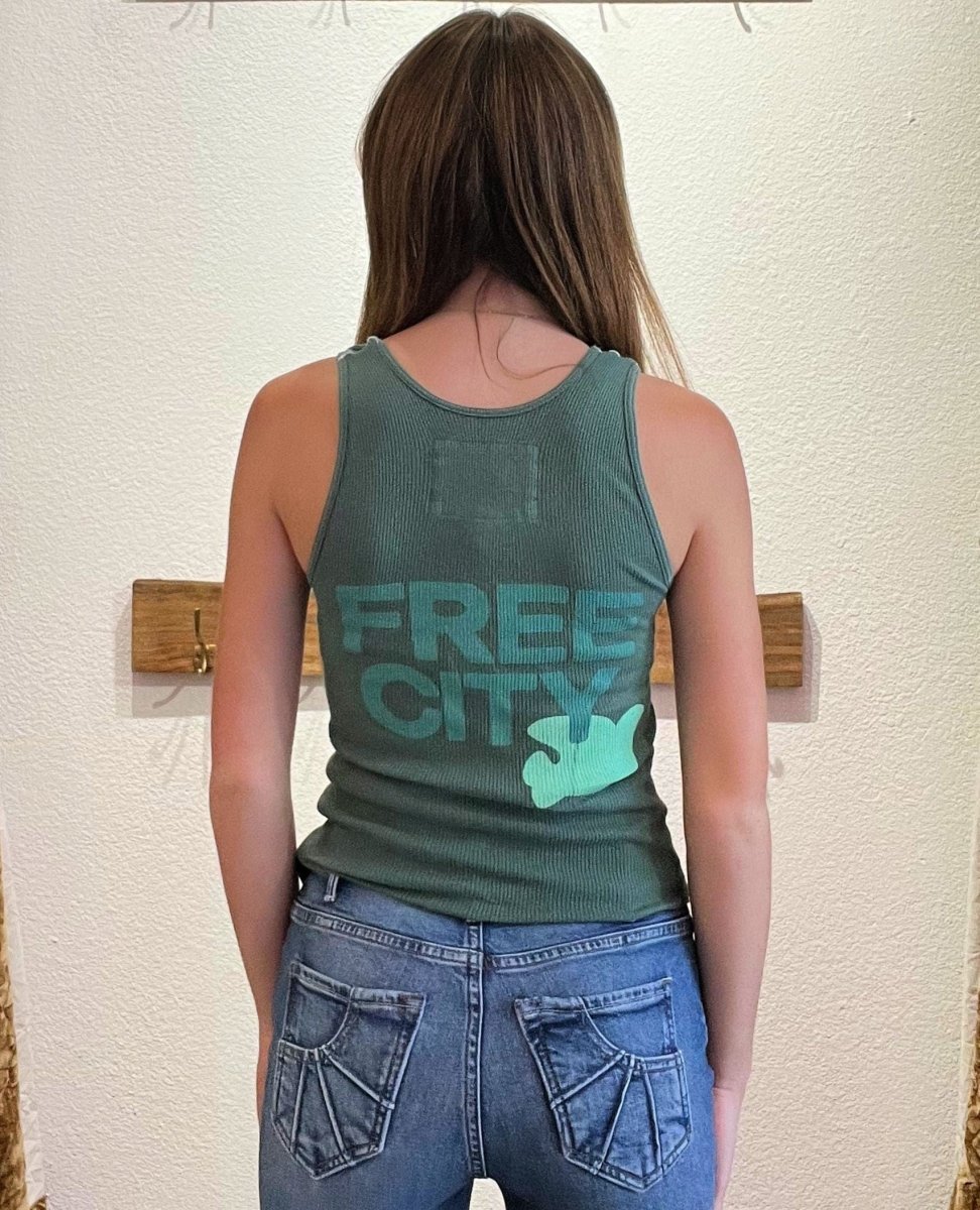 FREECITY Supervintage Tank Eatgreen - PINK ARROWS