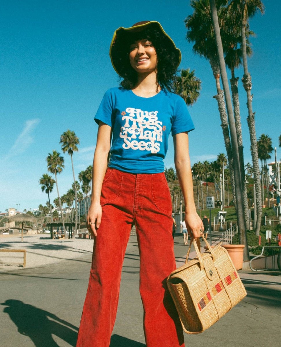 Hug Trees & Plant Seeds Graphic T-Shirt - PINK ARROWS