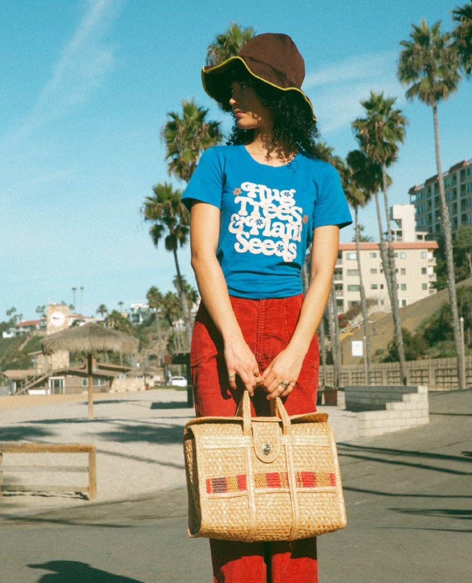 Hug Trees & Plant Seeds Graphic T-Shirt - PINK ARROWS