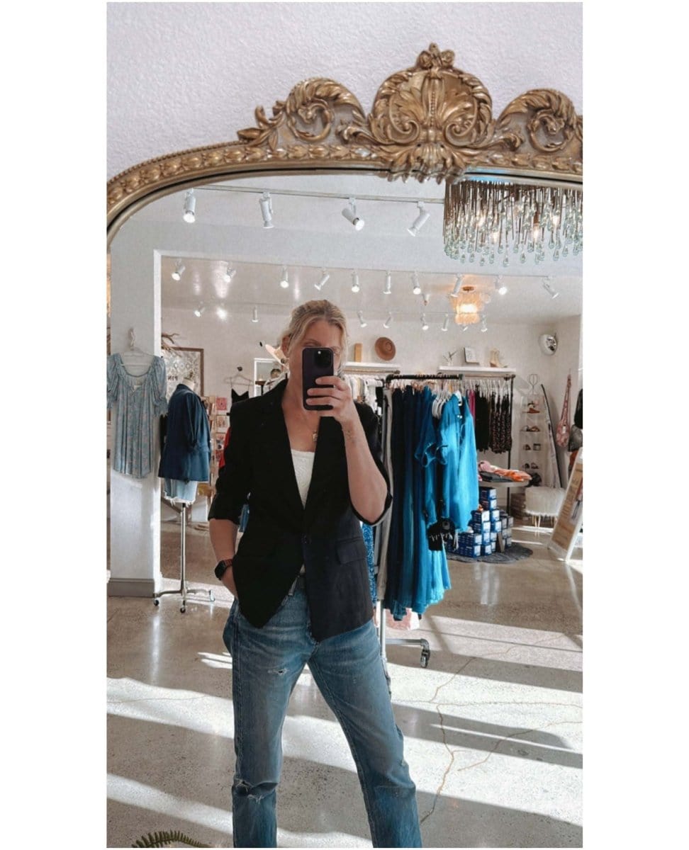 Lizzy Black Tab Sleeve Blazer - PINK ARROWS