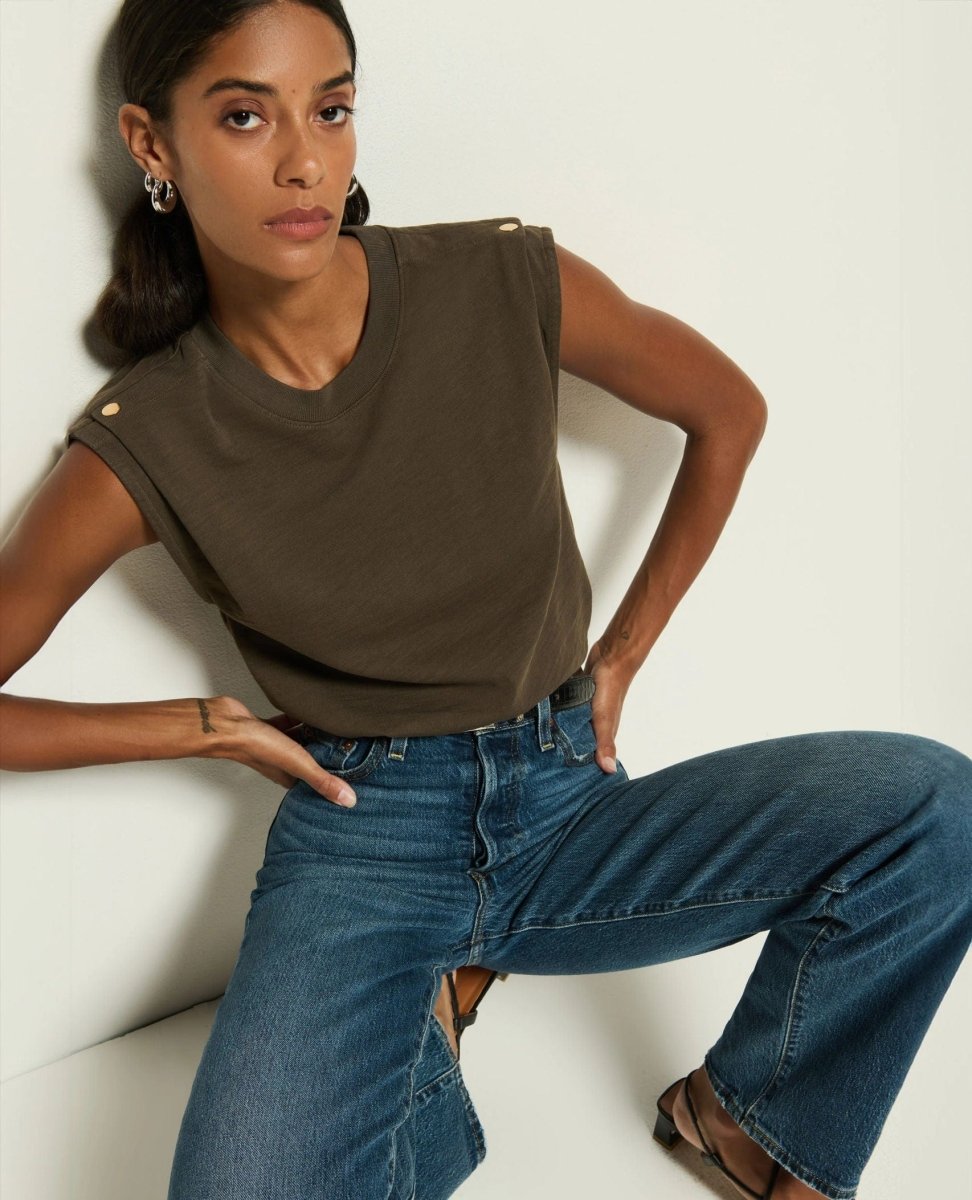 Marina Muscle Tee Espresso - PINK ARROWS