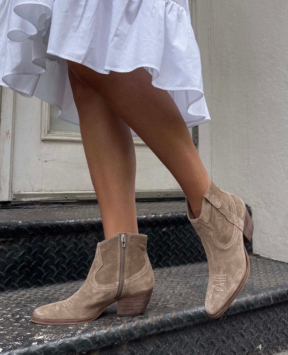 Silma Booties Truffle Suede - PINK ARROWS