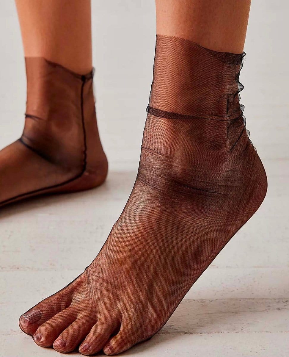 The Moment Sheer Socks Black - PINK ARROWS