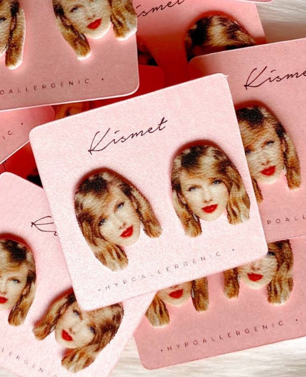 TSwift Stud Earrings - PINK ARROWS