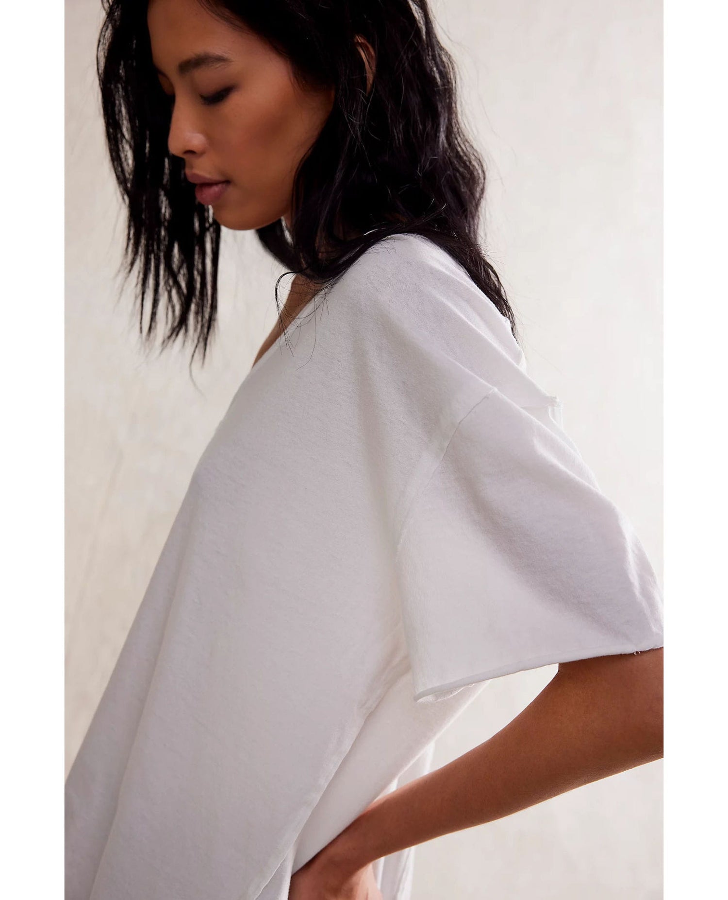 Nina V-Neck Tee Ivory