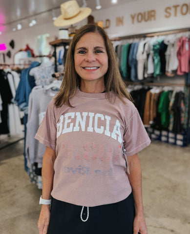 Benicia Varsity Tee Rosewood - PINK ARROWS