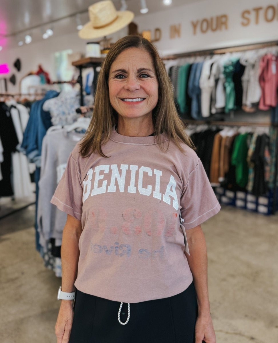 Benicia Varsity Tee Rosewood - PINK ARROWS