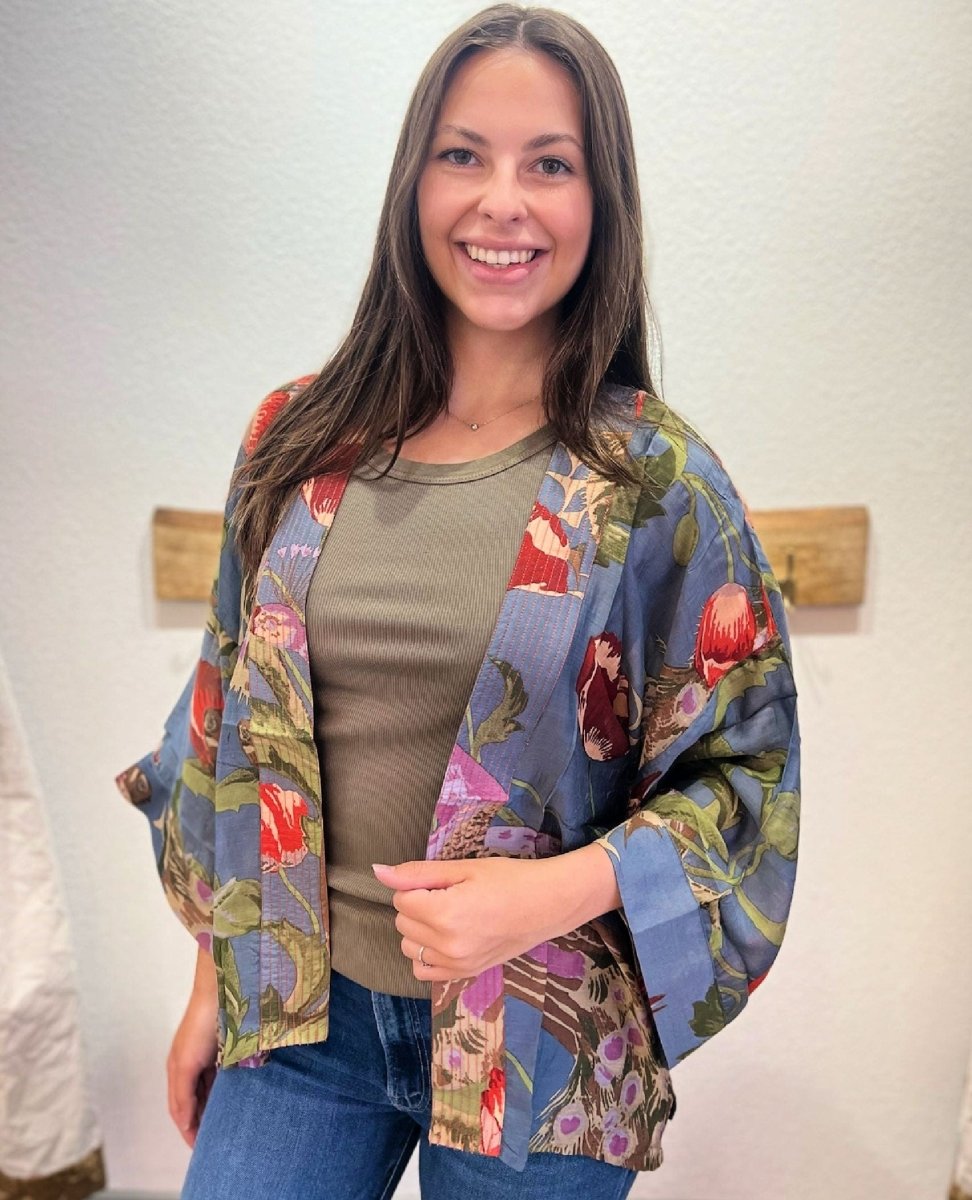 Poppies and Peacocks Short Kimono - PINK ARROWS