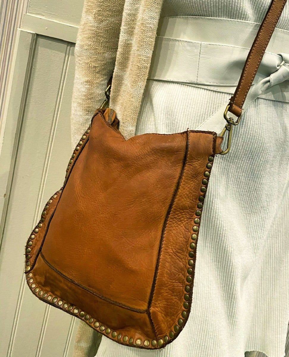 Restocked Lea Crossbody Cognac - PINK ARROWS