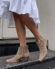 Silma Booties Truffle Suede - PINK ARROWS