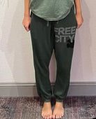 SUPERFLUFF LUX Pocket Sweatpant Bush FREECITY - PINK ARROWS