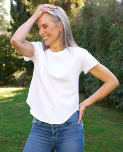 Theo Perfect White Tee - PINK ARROWS